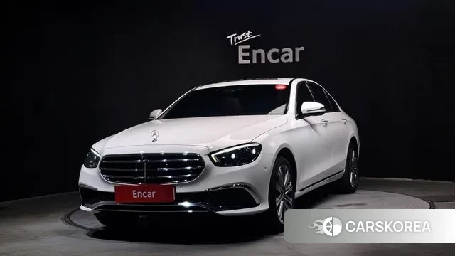 Mercedes-Benz E-Class W213 2023 Белый из Кореи