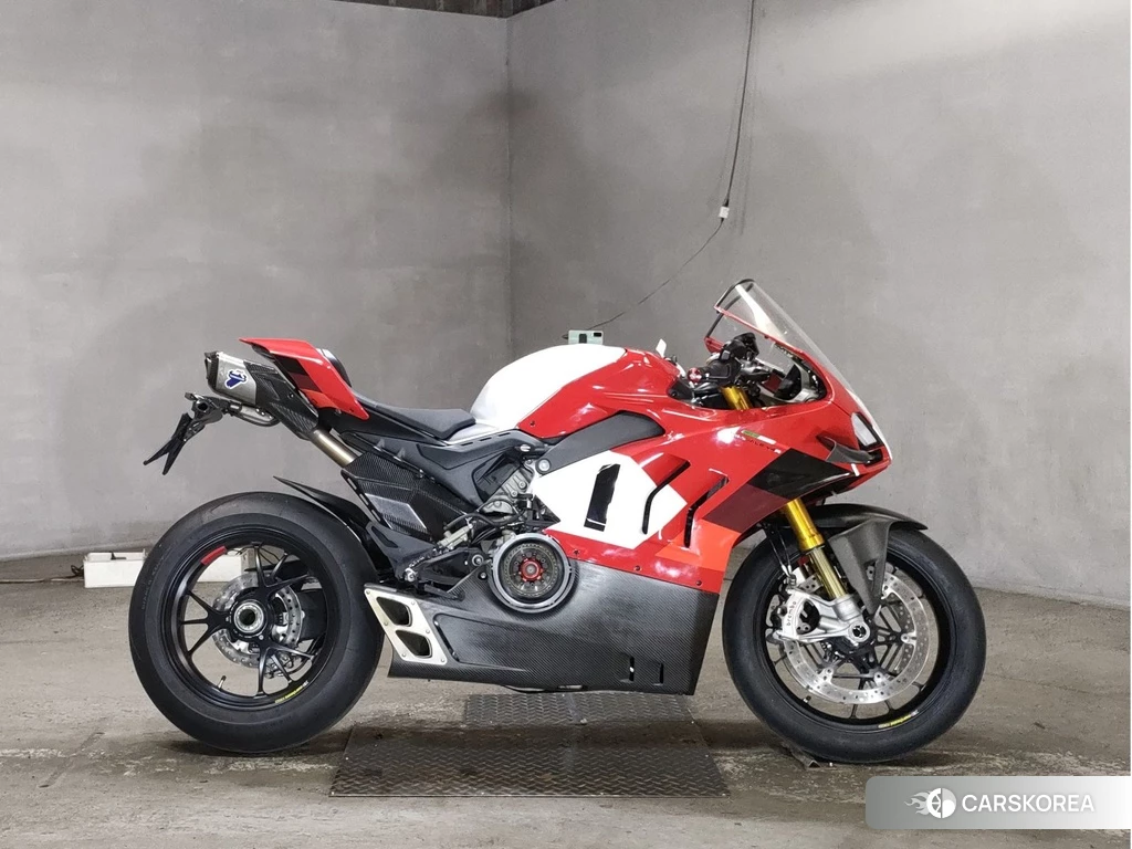 Проданный Ducati PANIGALE V4 R 2023 из Японии, фото 2