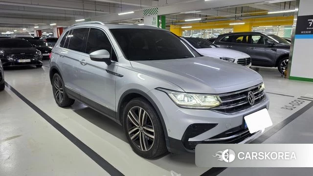 Volkswagen Tiguan second Generation 2021 Серебристо-серый из Кореи