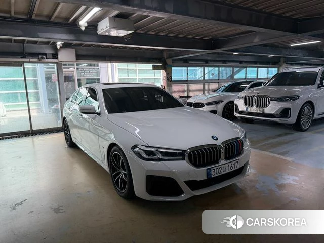 BMW 5 Series (G30) 2023 Белый из Кореи