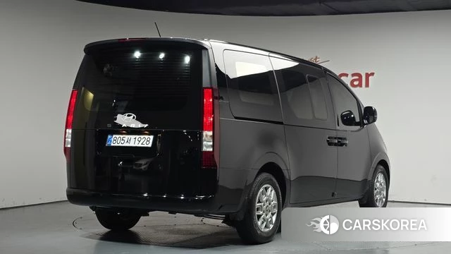 Hyundai Staria 2025 Черный из Кореи