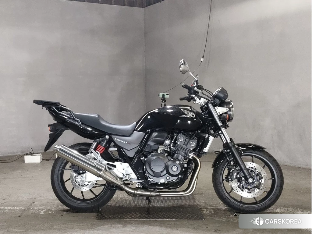 Проданный Honda CB400SF 2020 из Японии