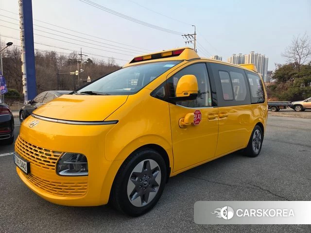 Hyundai Staria 2023 Желтый из Кореи