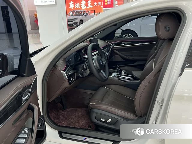 BMW 5 series 2023 Белый из Китая