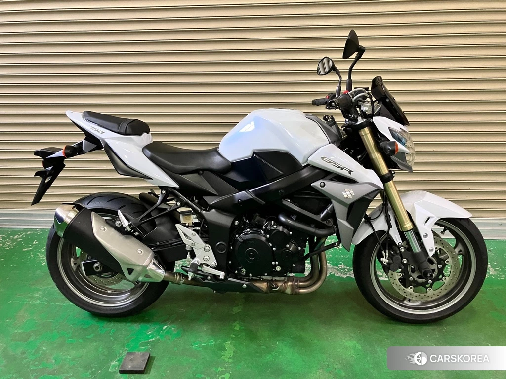 Проданный Suzuki GSR750 ABS 2013 из Японии, фото 2
