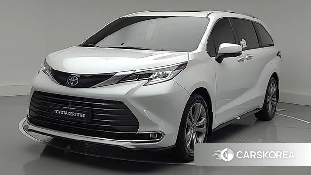 Toyota Sienna 4th Generation 2025 Белый из Кореи