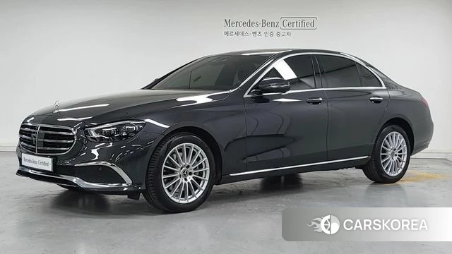 Mercedes-Benz E-Class W213 2023 Серый из Кореи