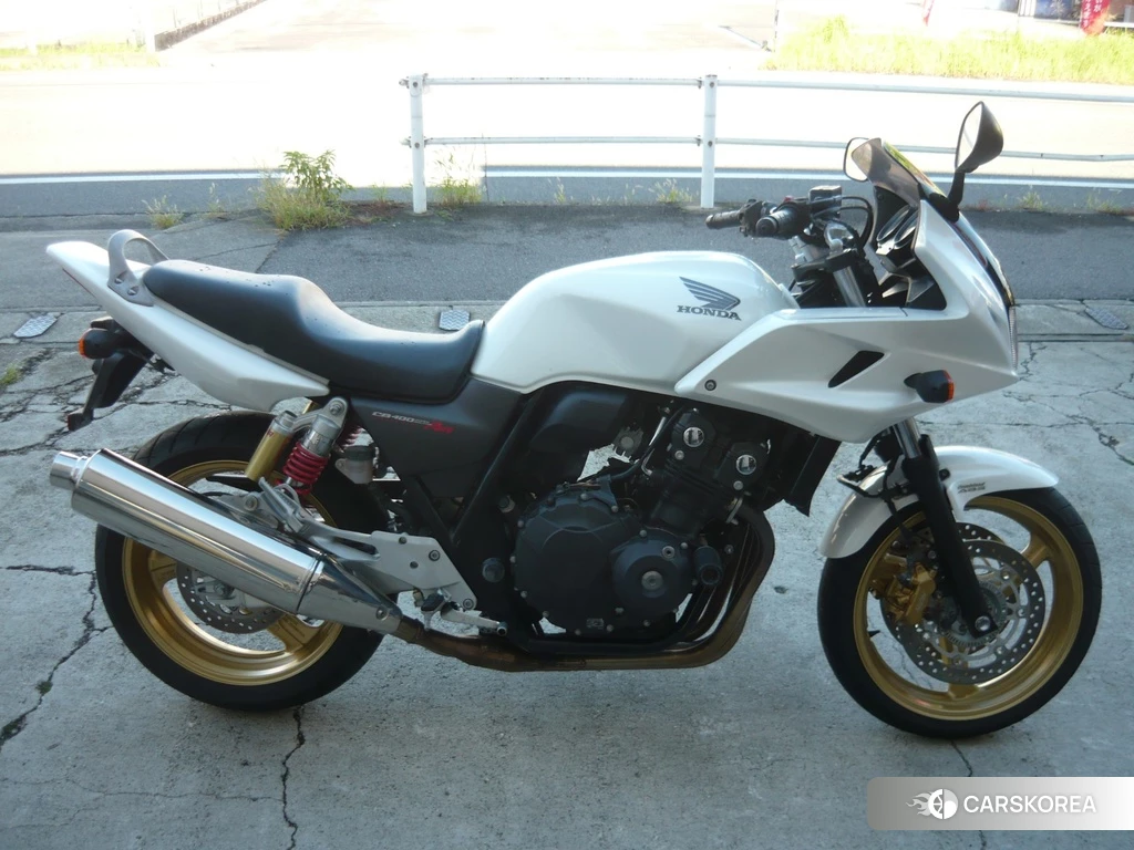 Проданный Honda CB400SF BOLDOR 2011 из Японии, фото 2