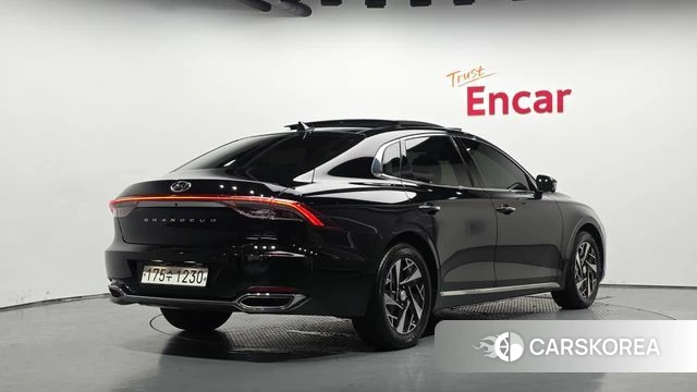 Hyundai The New Grandeur IG Hybrid 2022 Черный из Кореи