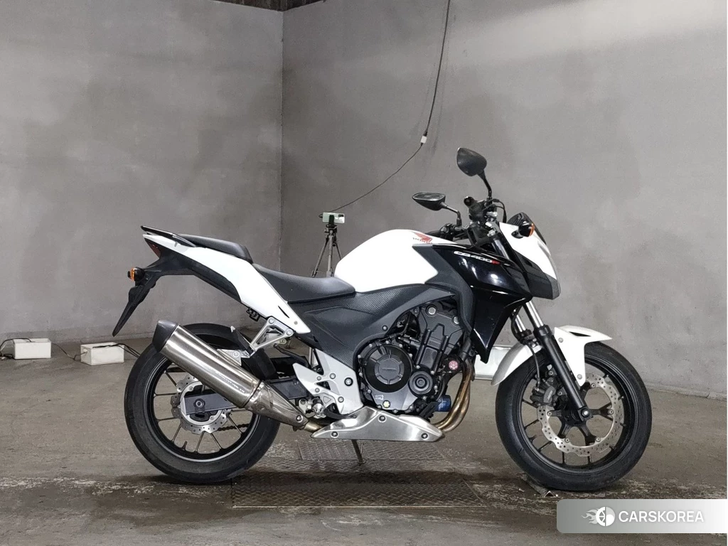 Проданный Honda CB400F 2015 из Японии