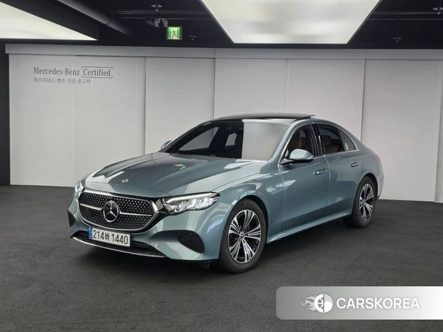 Mercedes-Benz E-Class W214 2025 Синий нефрит из Кореи