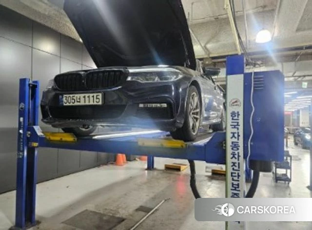 BMW 5 Series (G30) 2018 Синий из Кореи