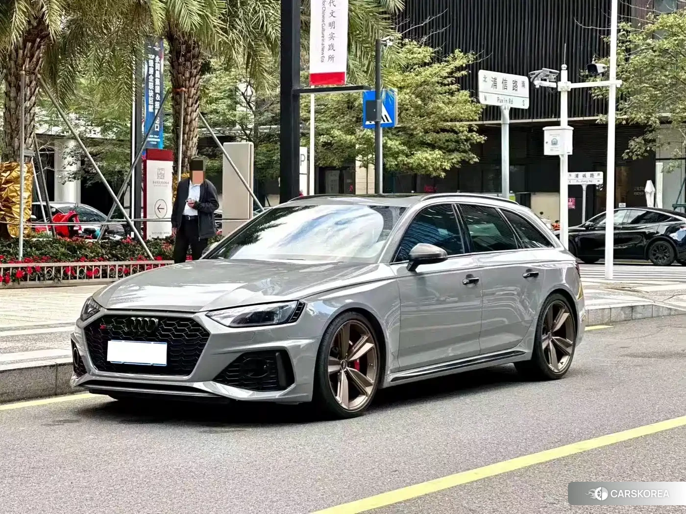 Audi RS 4 2022 Silver/gray из Китая