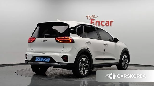 Kia Niro Plus 2023 Белый из Кореи