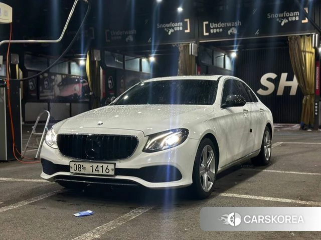 Mercedes-Benz E-Class W213 2018 Белый из Кореи