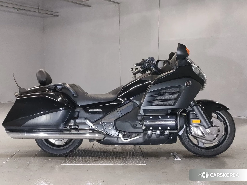 Проданный Honda GL1800 F6B 2013 из Японии, фото 2
