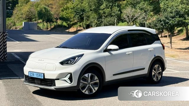 Kia Niro Plus 2023 Белый из Кореи