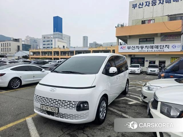 Hyundai Staria 2023 Белый из Кореи