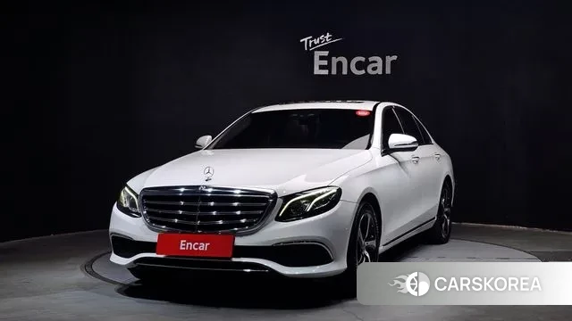 Mercedes-Benz E-Class W213 2018 Белый из Кореи