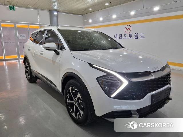 Kia Sportage 5th Generation Hybrid 2023 Белый из Кореи