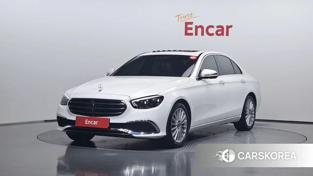 Mercedes-Benz E-Class W213 2022 Белый из Кореи