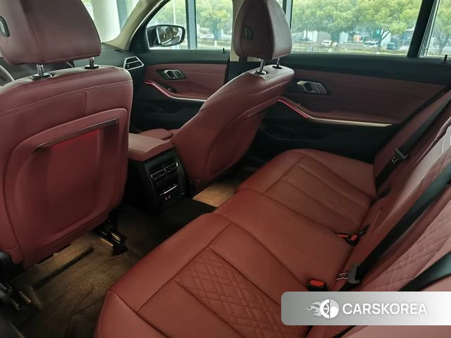 BMW 3 series 2024 Темно-серый из Китая