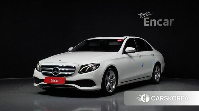 Mercedes-Benz E-Class W213 2018 Белый из Кореи