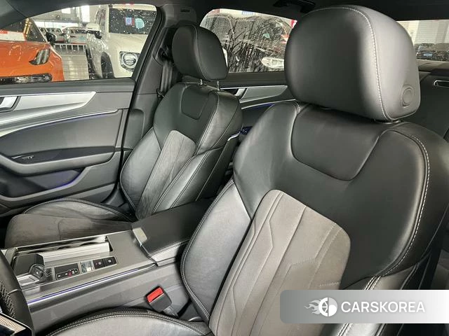 Audi A6L 2021 Черный из Китая