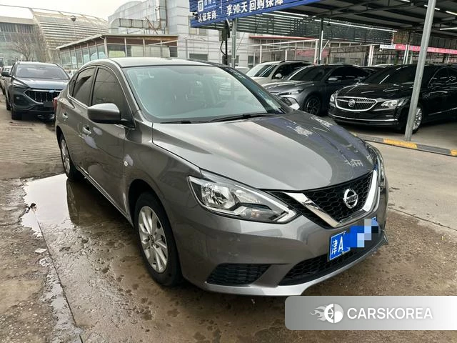 Nissan Xuan Yi 2023 Темно-серый из Китая