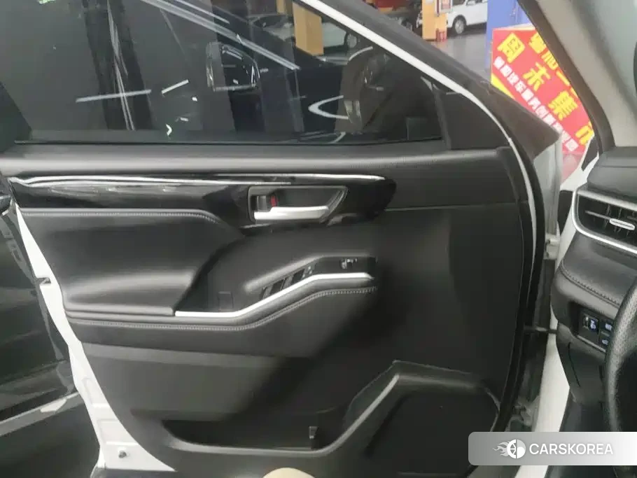 Toyota Highlander 2022 Белый из Китая