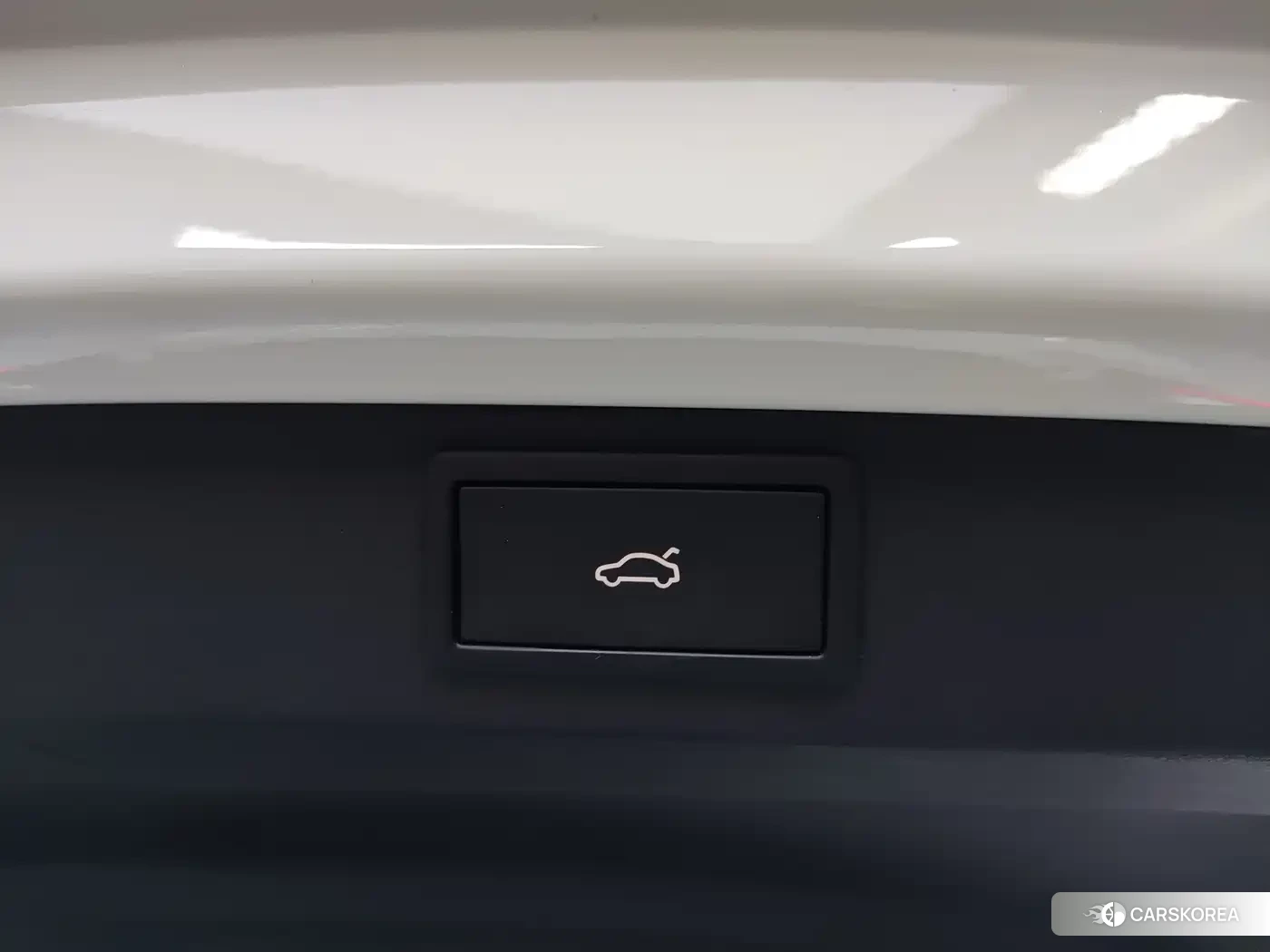 Skoda Karoq 2023 Белый из Китая