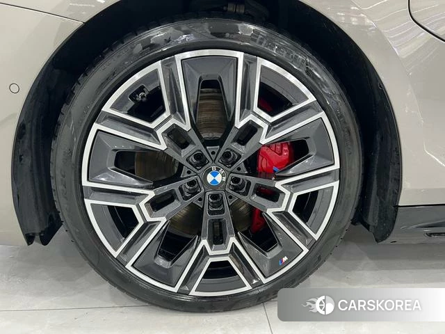 BMW i5 (import) 2025 Шампань из Китая