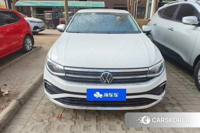 Volkswagen Bora 2022 Белый из Китая