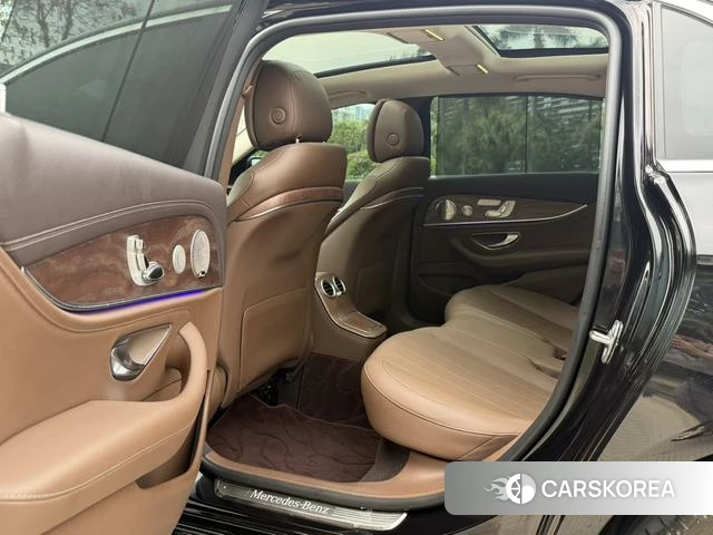 Mercedes-Benz E-class 2023 Черный из Китая