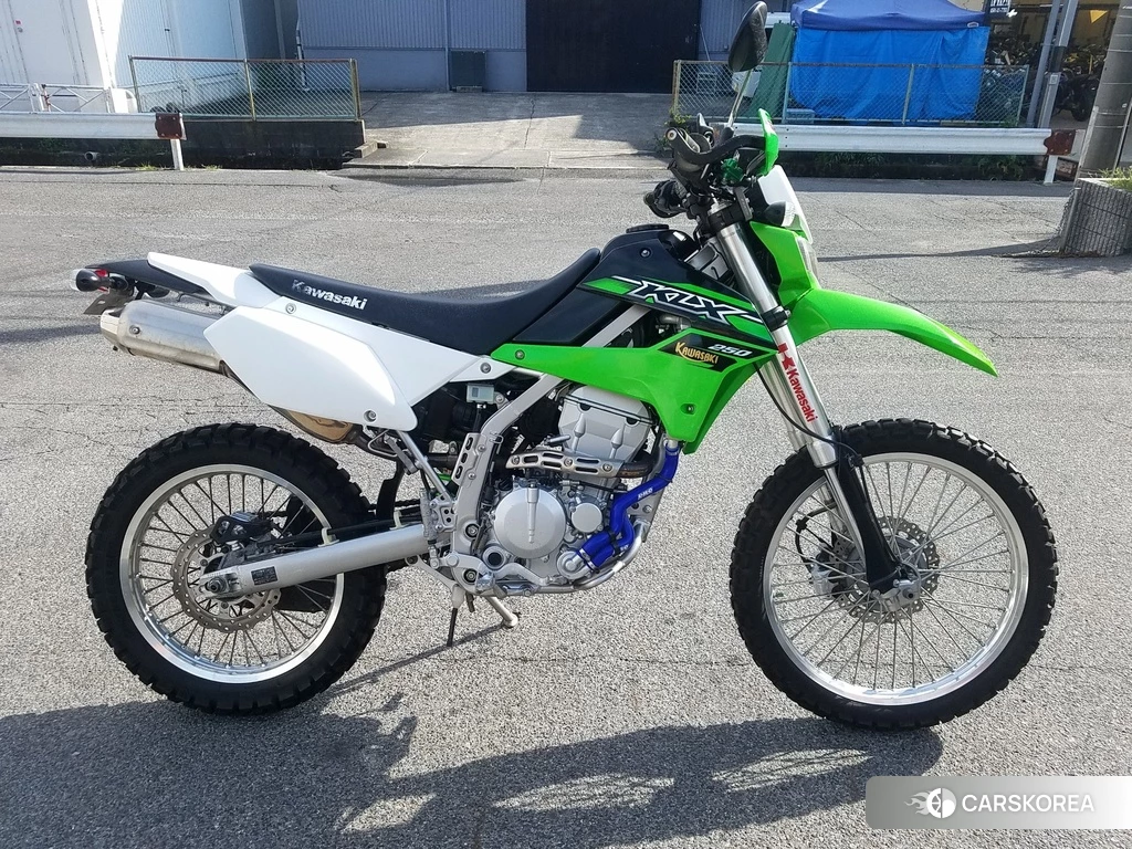 Проданный Kawasaki KLX250 2015 из Японии