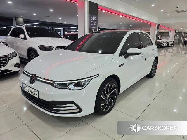 Volkswagen Golf 8th Generation 2023 Белый из Кореи
