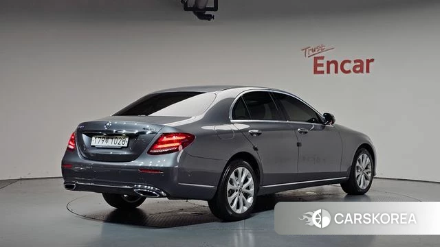 Mercedes-Benz E-Class W213 2020 Серый из Кореи