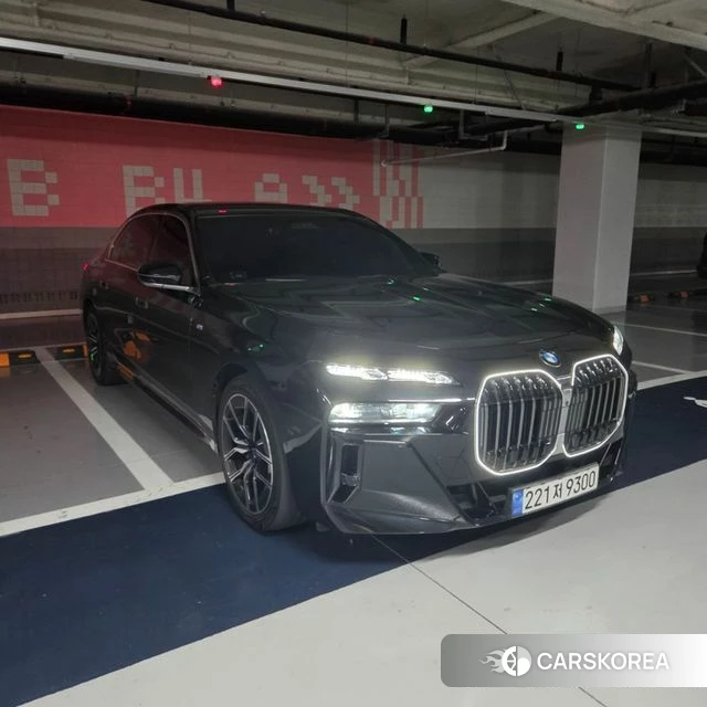 BMW 7 Series (G70) 2024 Черный из Кореи