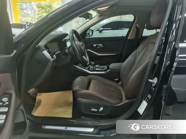 BMW 3 series 2021 Черный из Китая