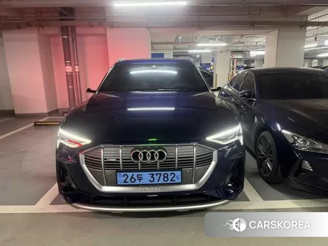 Audi e-Tron 2022 Синий из Кореи