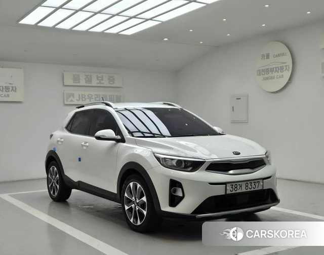 Kia Stonic 2018 Белый из Кореи