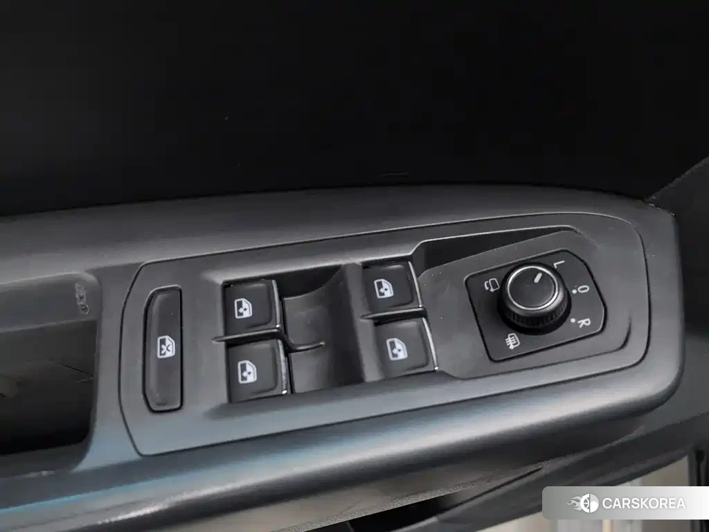 Volkswagen Touareg 2018 Черный из Китая