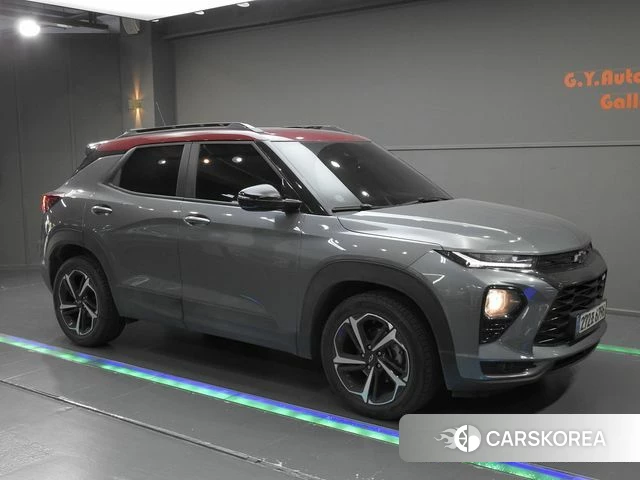 Chevrolet (GM Daewoo) Trailblazer 2020 Серебристо-серый из Кореи