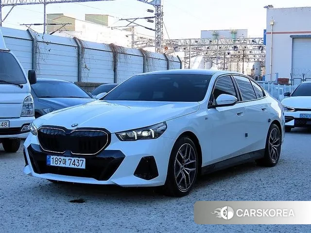 BMW 5 Series (G60) 2025 Белый из Кореи