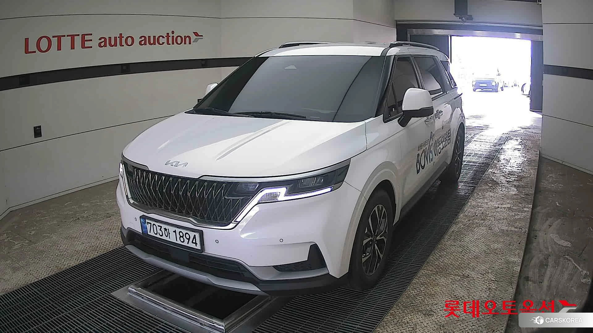 Kia Carnival 2023 Белый из Кореи