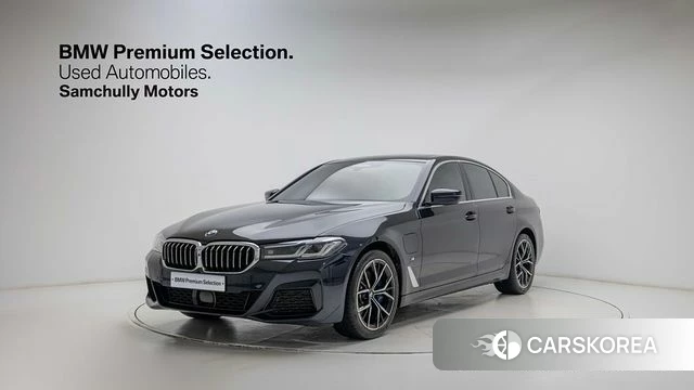 BMW 5 Series (G30) 2021 Черный из Кореи