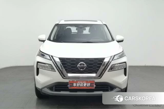 Nissan Qijun 2022 Белый из Китая