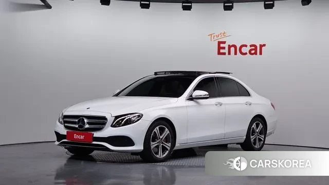 Mercedes-Benz E-Class W213 2019 Белый из Кореи