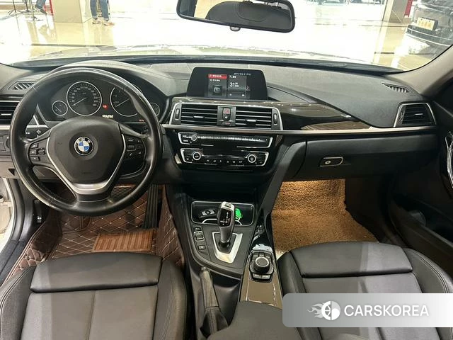 BMW 3 series 2018 Белый из Китая