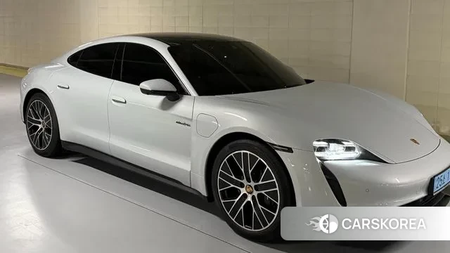 Porsche Taycan 2023 Серебристо-серый из Кореи